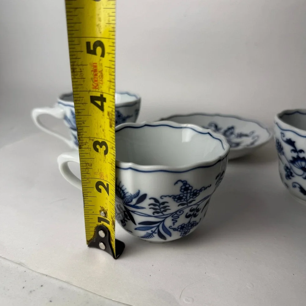 Blue Danube Japan Blue Onion Teacups‎ and Saucer Set of 4 Vintage Porcelain